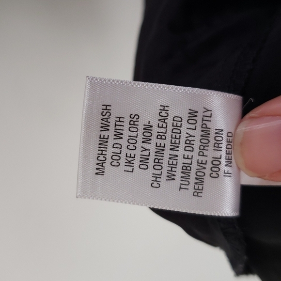 Apt 9 black jumpsuit, romper, cropped ankle, women's size 4 or Small - Picture 10 of 10